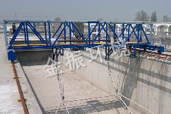 行車式抬耙刮泥機